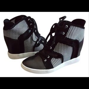 L.A.M.B. Gera Wedges